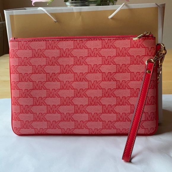 🌹MICHAEL KORS JET SET LOGO 2 - 1 WRISTLET 🌹 NWT 🌹 - Picture 9 of 16